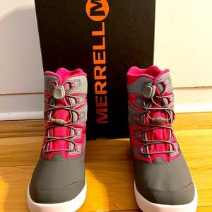 Merrell boots for girls brand new with tags never worn size 2 for big girls